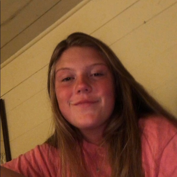 Meet your Posher, Caroline - Picture 1 of 1